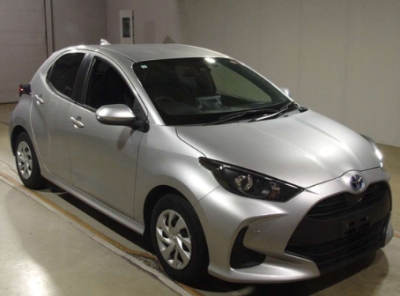 TOYOTA YARIS 2022 SILVER 0988