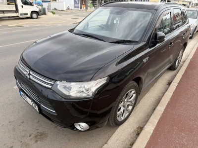 MITSUBISHI OUTLANDER BLACK NPZ176