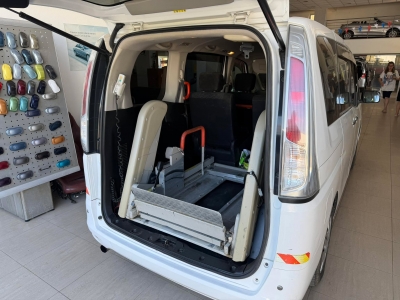 NISSAN SERENA LIFT MKM381 WHITE 2011