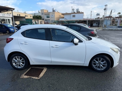 MAZDA 2 WHITE 2018 NAZ